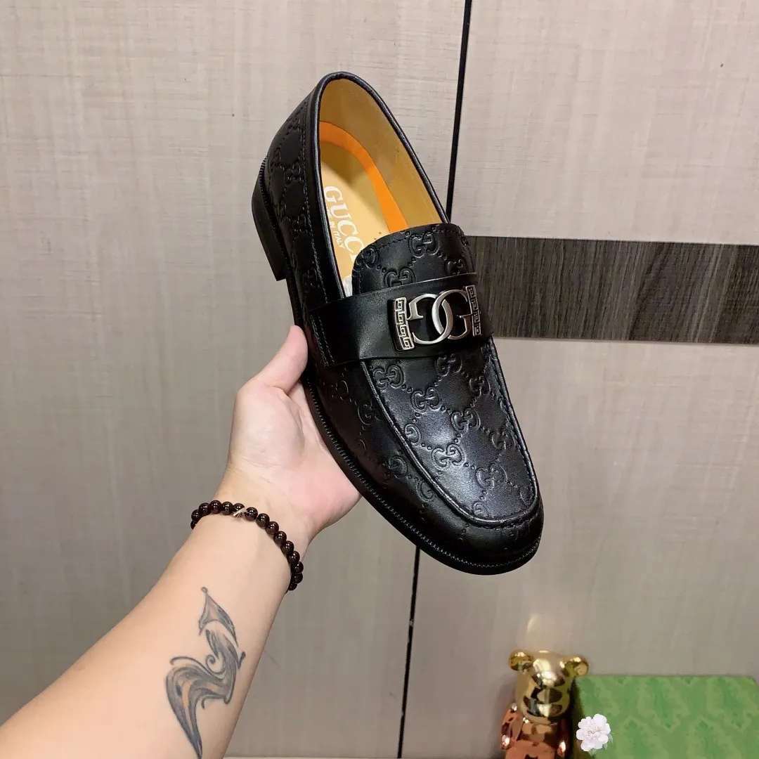 Men's Leather Shoes Men's Shoes 💰480💰💰🎩🎩 [Lightning] [Lightning] "Gucci*" The latest and most popular casual business leather shoes, top brand [Seduce] luxury ~ purchasing agent, top quality ~. [Strong] The upper is made of imported breathable cowhide with matching material ➕ breathable cowhide feet (•) and fine workmanship. The original stylish and stylish soft rubber wear-resistant and non-slip outsole is light and comfortable on the feet. The real thing looks better when taken in real life. 309: code: 38-44, can be customized to 45